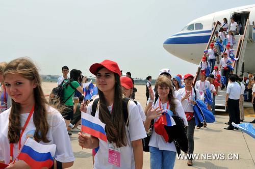 Российские школьники продолжают знакомство с Китаем, сегодня они прилетели в город Циндао