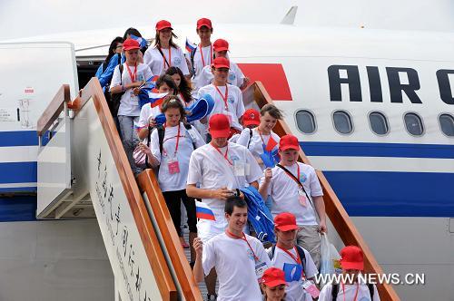 Российские школьники продолжают знакомство с Китаем, сегодня они прилетели в город Циндао