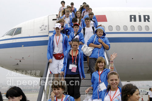 Российские школьники продолжают знакомство с Китаем, часть из них прибыла в город Далянь