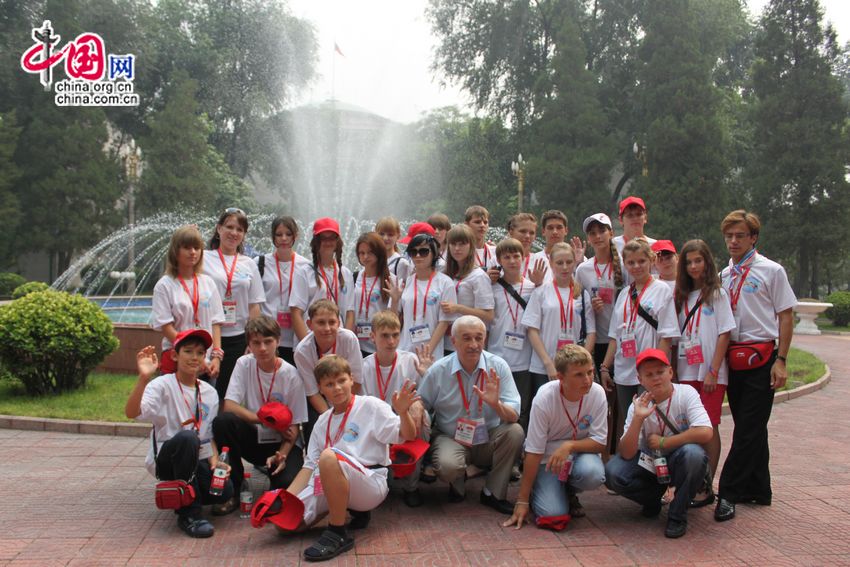 Российские школьники посетили Посольство РФ в Китае 