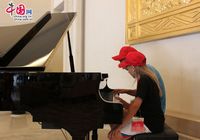 Талантливые российские школьники играют на рояле