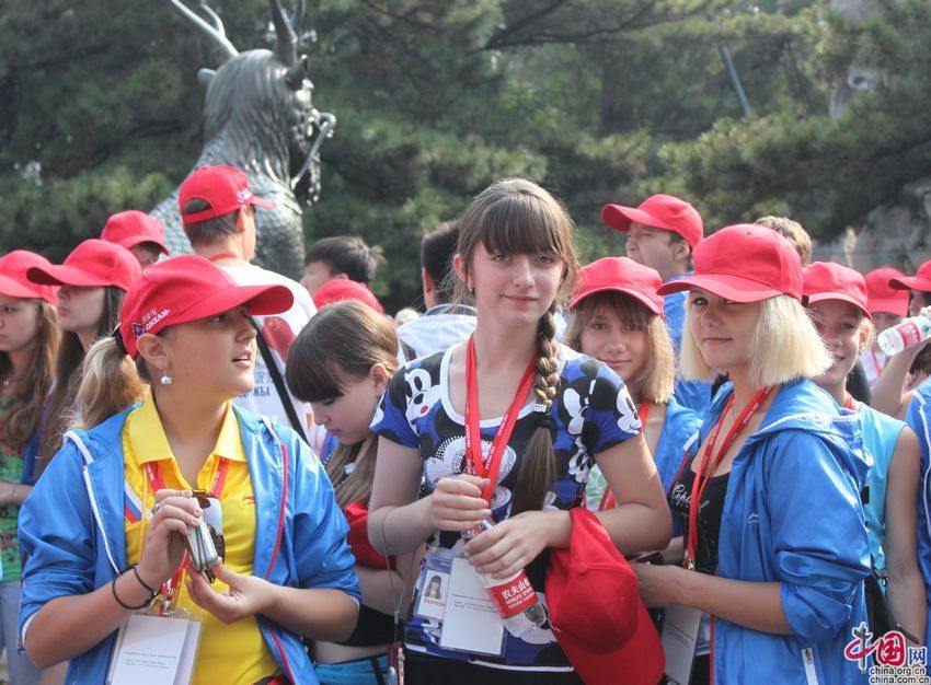 Российская детская делегация в парке «Ихэюань»
