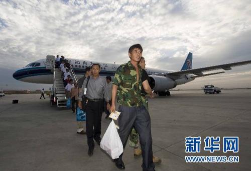 192 китайских строителя благополучно вернулись на Родину из Пакистана, где они попали в беду из-за сильных паводков