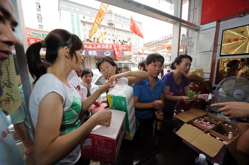 Восстановлена работа одного супермаркета в уезде Чжоуцюй 