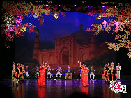 Синьцзян-Уйгурский автономный район издавна называют «родиной песен и плясок». Синьцзянский ансамбль песни и пляски был создан в 1949 году. 