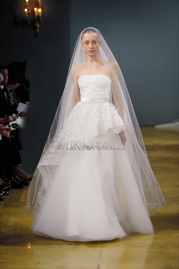 Самые модные свадебные платья 2011 года 