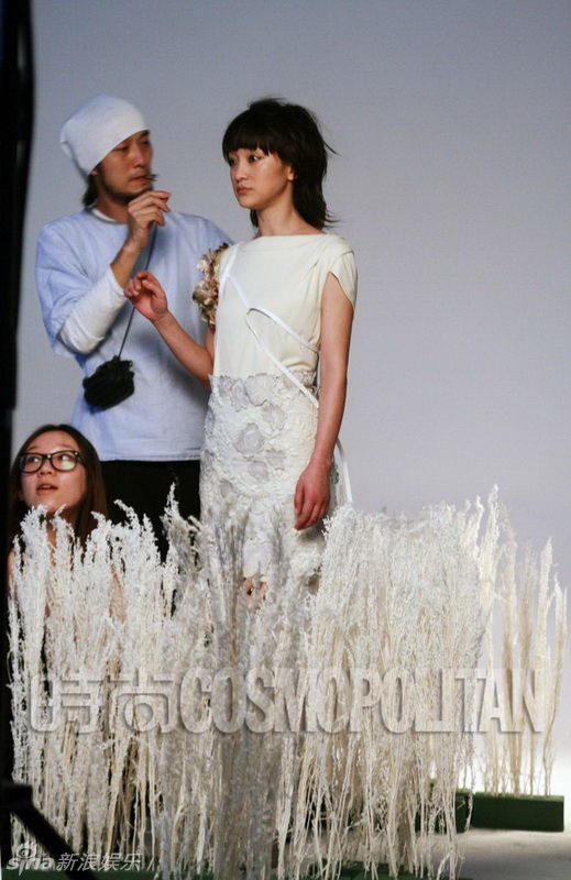 Чжоу Сюнь на обложке модного журнала «COSMO» 