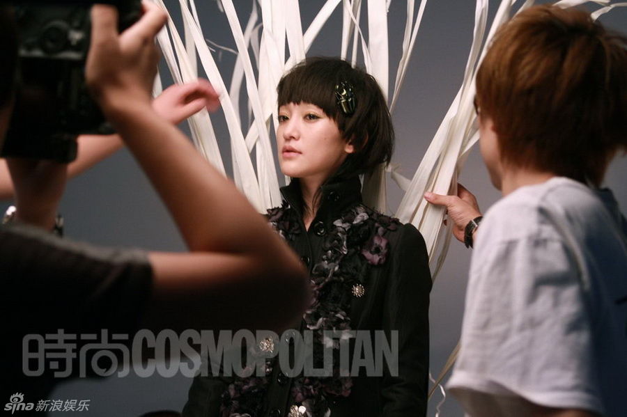 Чжоу Сюнь на обложке модного журнала «COSMO» 