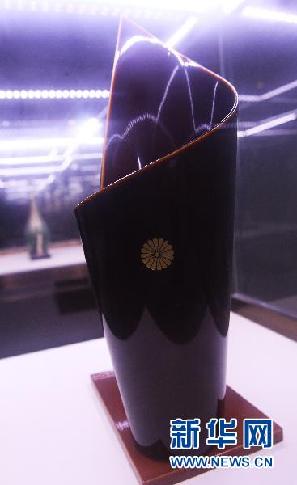 В Парке павильонов ЭКСПО-2010 в Шанхае продемонстрирован японский императорский фарфор 