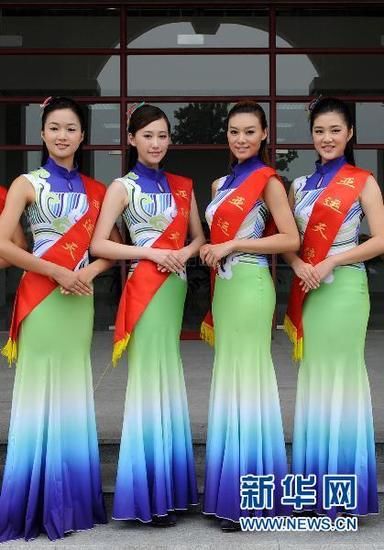 Старательная тренировка «Мисс этикет» Азиатской спартакиады в Гуанчжоу 1