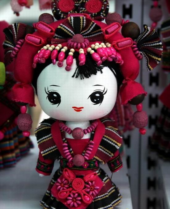 Симпатичные народные куклы продемонстрировались на ЭКСПО-2010 в Шанхае