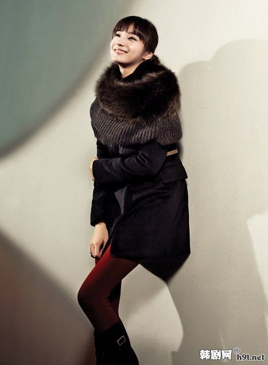 Южнокорейская звезда Хан Чхэ Ён в каталоге одежды осенне-зимнего сезона 