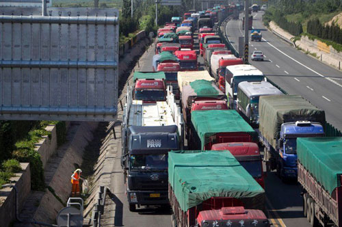 Пробка на магистрали Пекин –Тибет на северо-западе Пекина