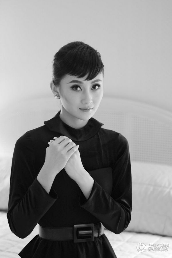 Линь Пэн в черно-белых снимках