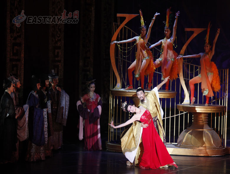 Китайско-японское танцевальное шоу «Танская наложница Ян Юйхуань» продемонстрировано в Парке павильонов ЭКСПО 