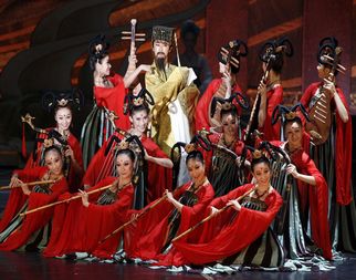 Китайско-японское танцевальное шоу «Танская наложница Ян Юйхуань» продемонстрировано в Парке павильонов ЭКСПО