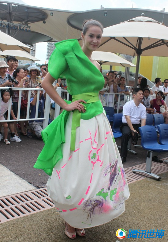 На ЭКСПО-2010 в Шанхае прошло шоу чешской моды во время празднования Дня Праги 