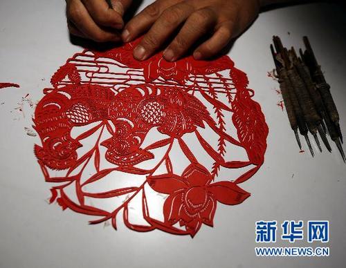 Фото-история: Любовь одной китайской семьи к бумажным изделиям «Цзяньчжи»