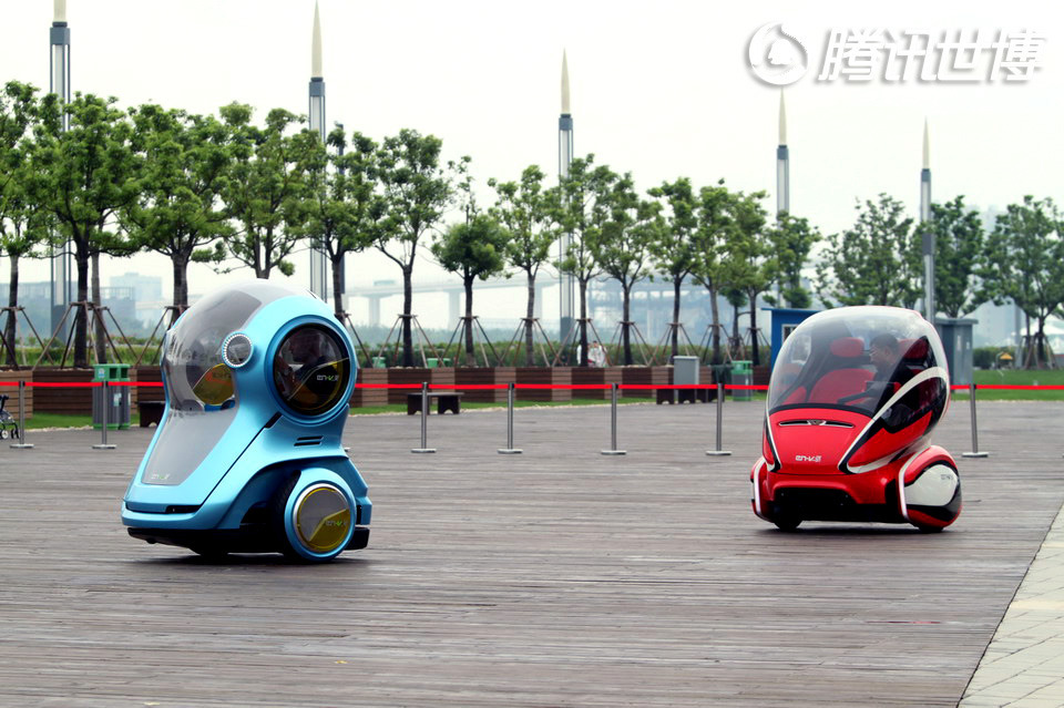 Концептуальные автомобили из павильона «Дженерал Моторс» на ЭКСПО в Шанхае выполняют «невыполнимые задачи» 