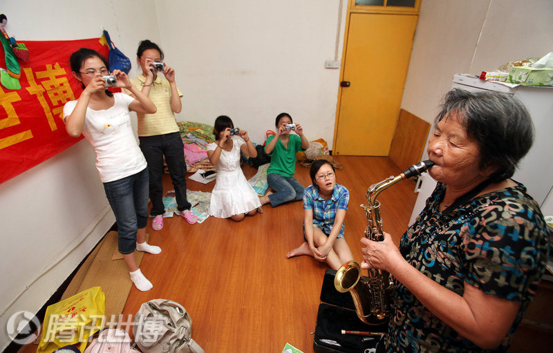 72-летняя женщина предлагает бесплатное жилье для посетителей Парка павильонов ЭКСПО в квартире в Шанхае 