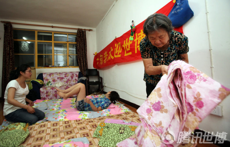 72-летняя женщина предлагает бесплатное жилье для посетителей Парка павильонов ЭКСПО в квартире в Шанхае 