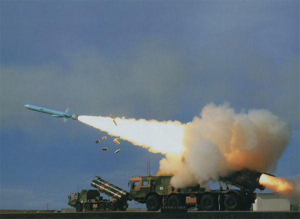 Запуск ракеты «Инцзи-62» с 300-килограммовой боеголовкой НОАК