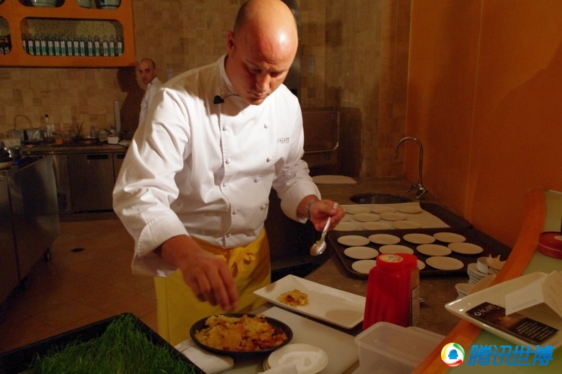 Кулинарный конкурс среди лучших поваров Испании и Голландии в Парке павильонов ЭКСПО 