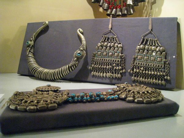 Оригинальные ювелирные украшения в Павильоне Афганистана на ЭКСПО-2010 в Шанхае