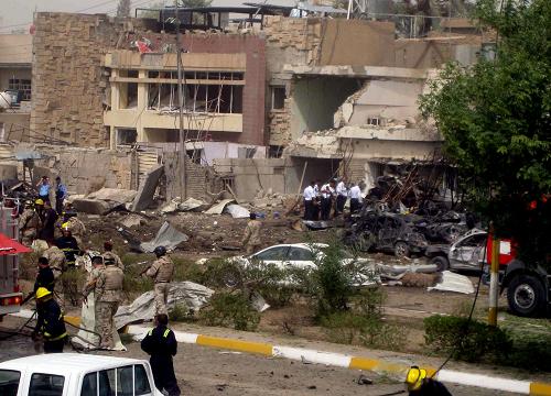 140 человек погибли или получили ранения в результате двух взрывов в Багдаде