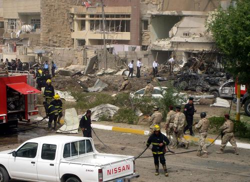 140 человек погибли или получили ранения в результате двух взрывов в Багдаде