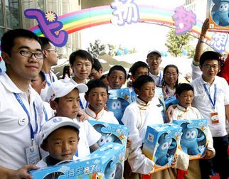 Учителя и школьники из уезда Юйшу посетили Парк павильонов ЭКСПО