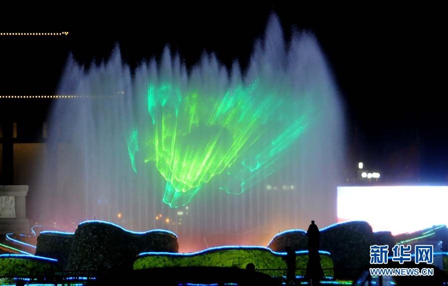 На площади Тяньаньмэнь появились лазерно-водные ночные пейзажи 5