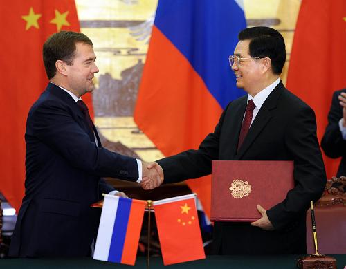 Китай и Россия подписали совместное заявление о всестороннем углублении отношений партнерства и стратегического взаимодействия