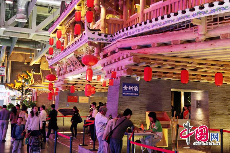 Украшенные региональные павильоны на ЭКСПО-2010 отмечают День Национального павильона Китая