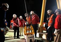 Операция по эвакуации горняков началась в Чили