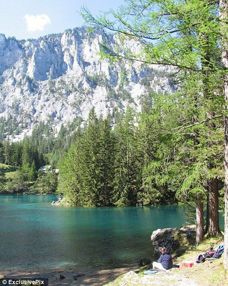 В Австрии нагорное озеро превратилось в подводный парк