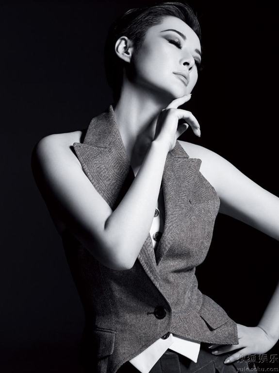 Черно-белые фотографии очаровательной китайской актрисы Юань Ли 