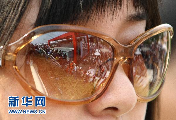 Дневная посещаемость ЭКСПО-2010 в Шанхае превысила 1 млн человек 5
