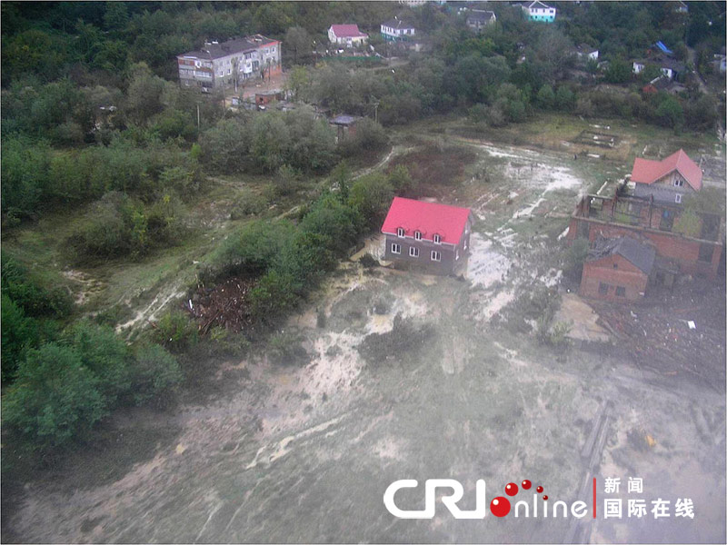 13 человек погибли и 12 пропали без вести в результате наводнения в Краснодарском крае России
