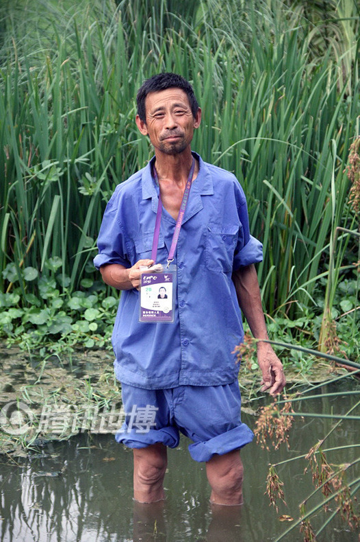 Герои ЭКСПО-2010 в Шанхае: обычный работник в Парке павильонов ЭКСПО-2010 в Шанхае Лян Шибэнь 