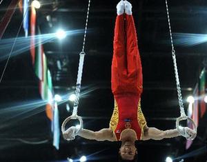 Китайский спортсмен завоевал золотую медель в упражнениях на кольцах на Чемпионате мира по гимнастике1