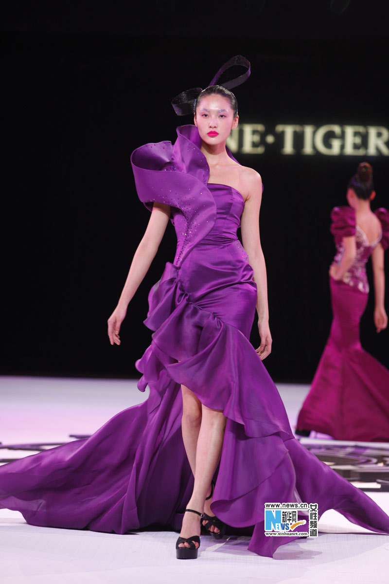 Показ вечерних платьев от бренда «NE•TIGER» 2011 г. 6