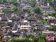 Город Лицзян расположен на стыке Юньнань-Гуйчжоуского нагорья и Цинхай-Тибетского нагорья. Во время правления династии Южная Сун город Лицзян уже был образован. Он обладает около 900-летней историей.