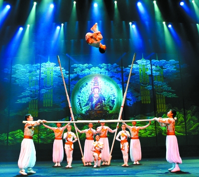 Китайские акробаты завоевали золотую медаль на 12-м Цирковом фестивале в Италии