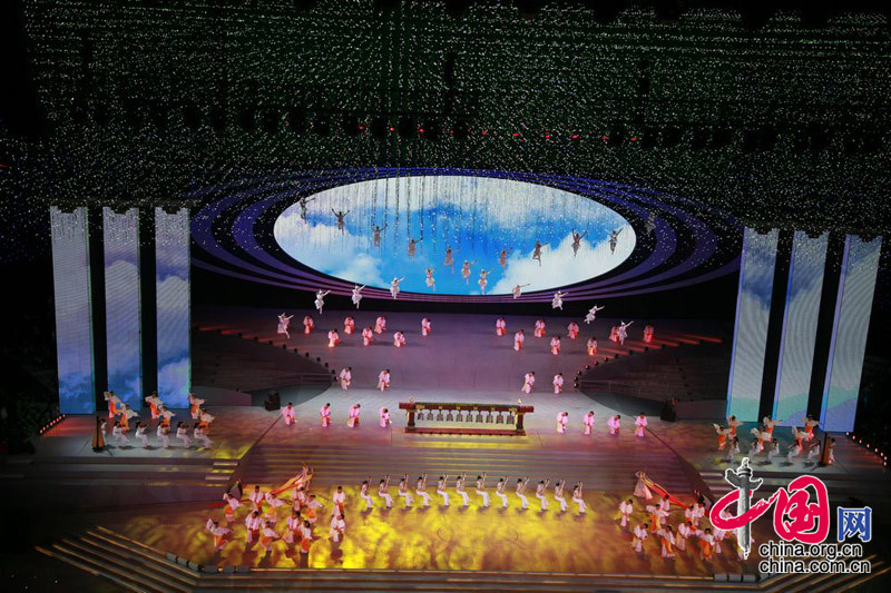 Художественные выступления на церемонии закрытия ЭКСПО-2010 в Шанхае 