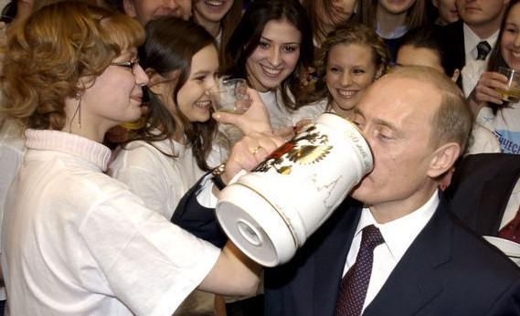 30 фотографий В. Путина, демонстрирующие «твердость» и «нежность»