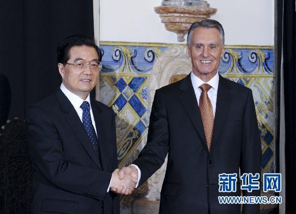 Ху Цзиньтао встретился с президентом Португалии Анибалом Каваку Силвой