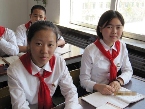 Класс имени Мао Цзэдуна в Первой средней школе Восточного Пхеньяна