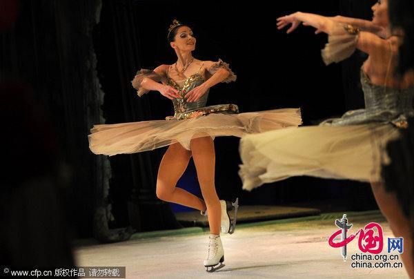 Российская артистка ледового балета в Китае