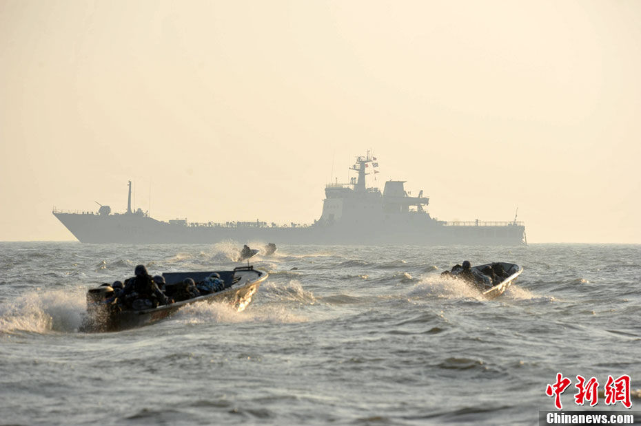 Военные учения «Цзяолун-2010» ВМС Китая начались в морском бассейне возле провинции Хайнань